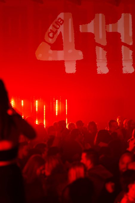 Club 411 crowd — nye · 411