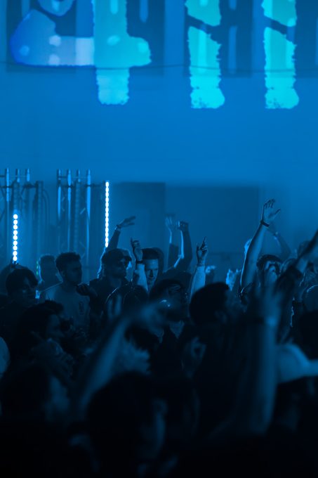 Club 411 crowd — nye